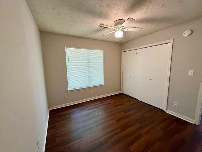Building Photo - Welcome home!