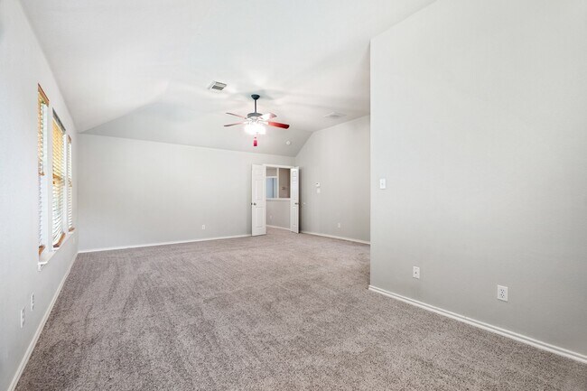 Building Photo - 4229 Kingsburg Dr
