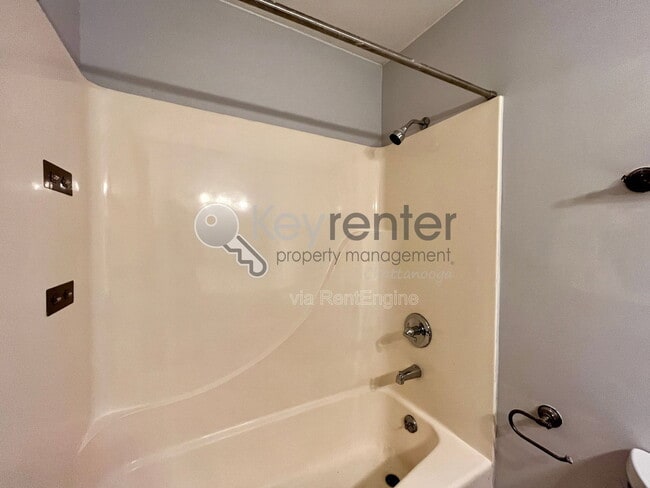 Building Photo - 1461 Palisades Rd