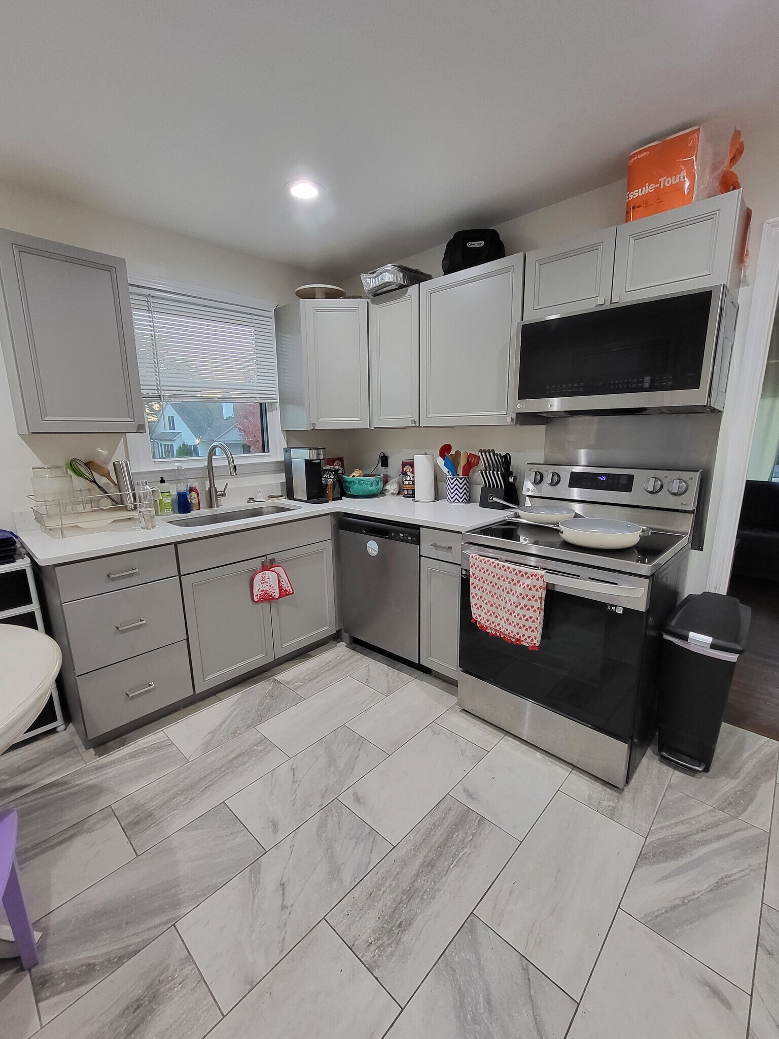 Building Photo - 1512A Sweetbriar Ave