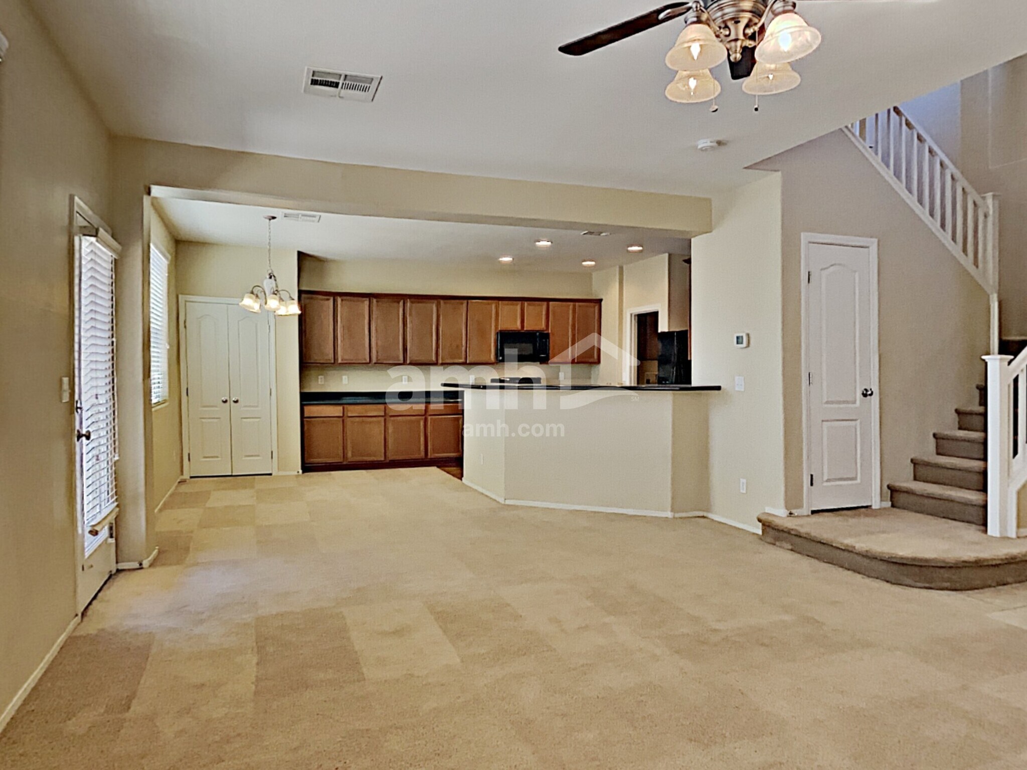 Building Photo - 1052 Crescent Falls St