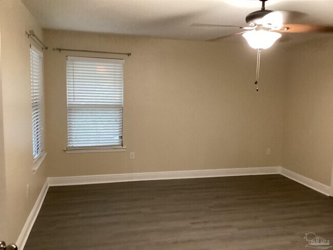 Building Photo - 196 Millet Cir