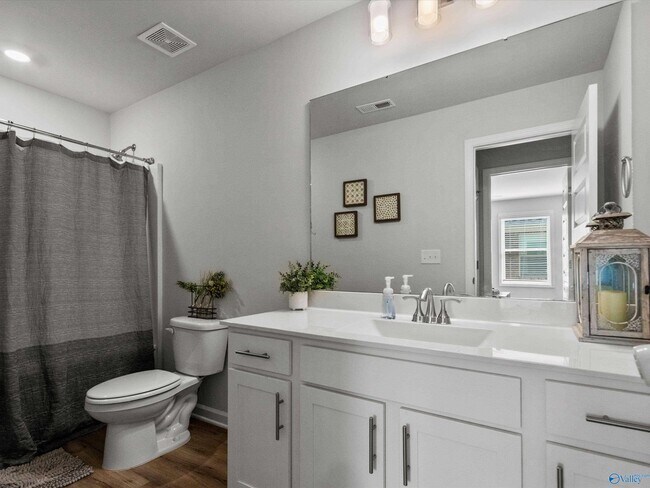Building Photo - 209 Allegro Cir