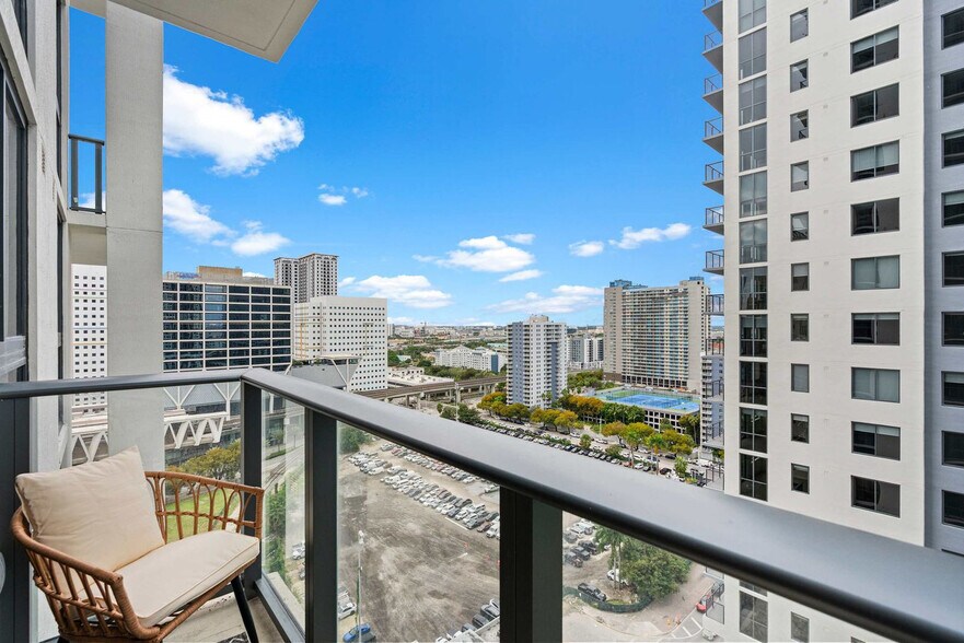 Building Photo - 11 NE 6th St