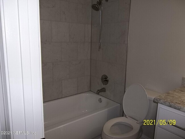 Building Photo - 8072 Kilwinning Ln