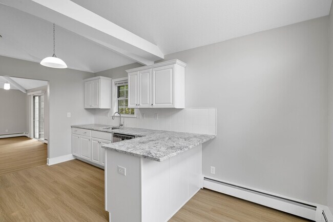 Building Photo - 96 Jones Hill Rd