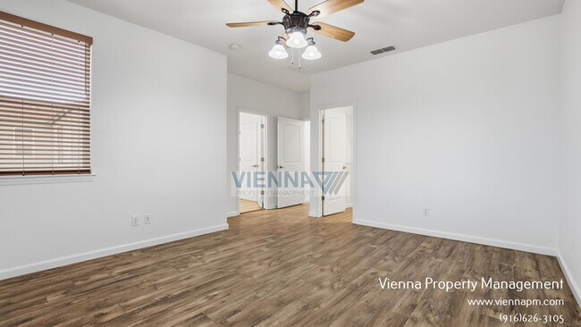 Building Photo - 3033 Ardley Dr