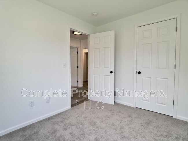 Building Photo - 247 E Fremont St