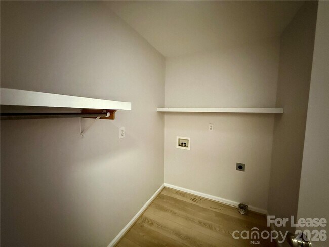 Building Photo - 336 Valley Glen Ct NW