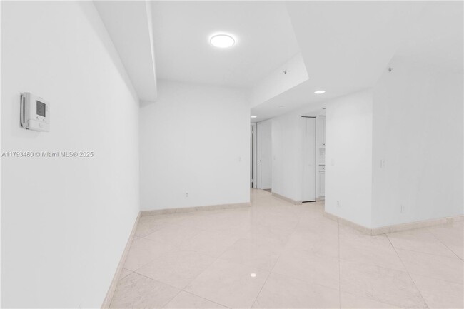 Building Photo - 21205 Yacht Club Dr