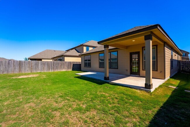 Building Photo - Elegantly Spacious 3-Bed, 2-Bath Home in Round Rock