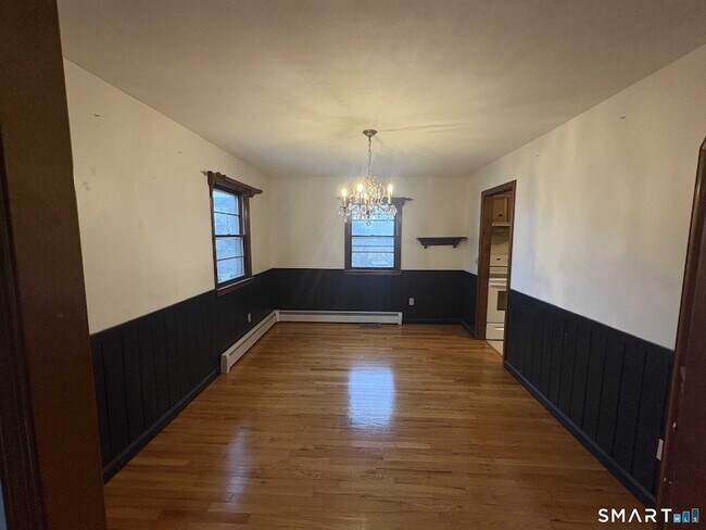 Building Photo - 16 Raymond Rd