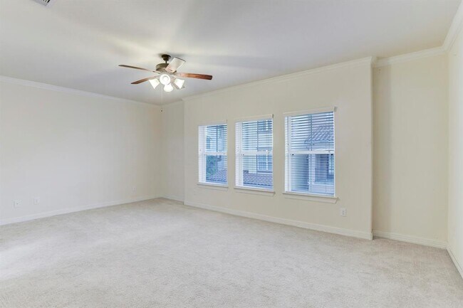 Building Photo - 7 Laurelwood Dr