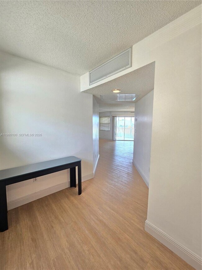 Building Photo - 2510 SE 19th Pl