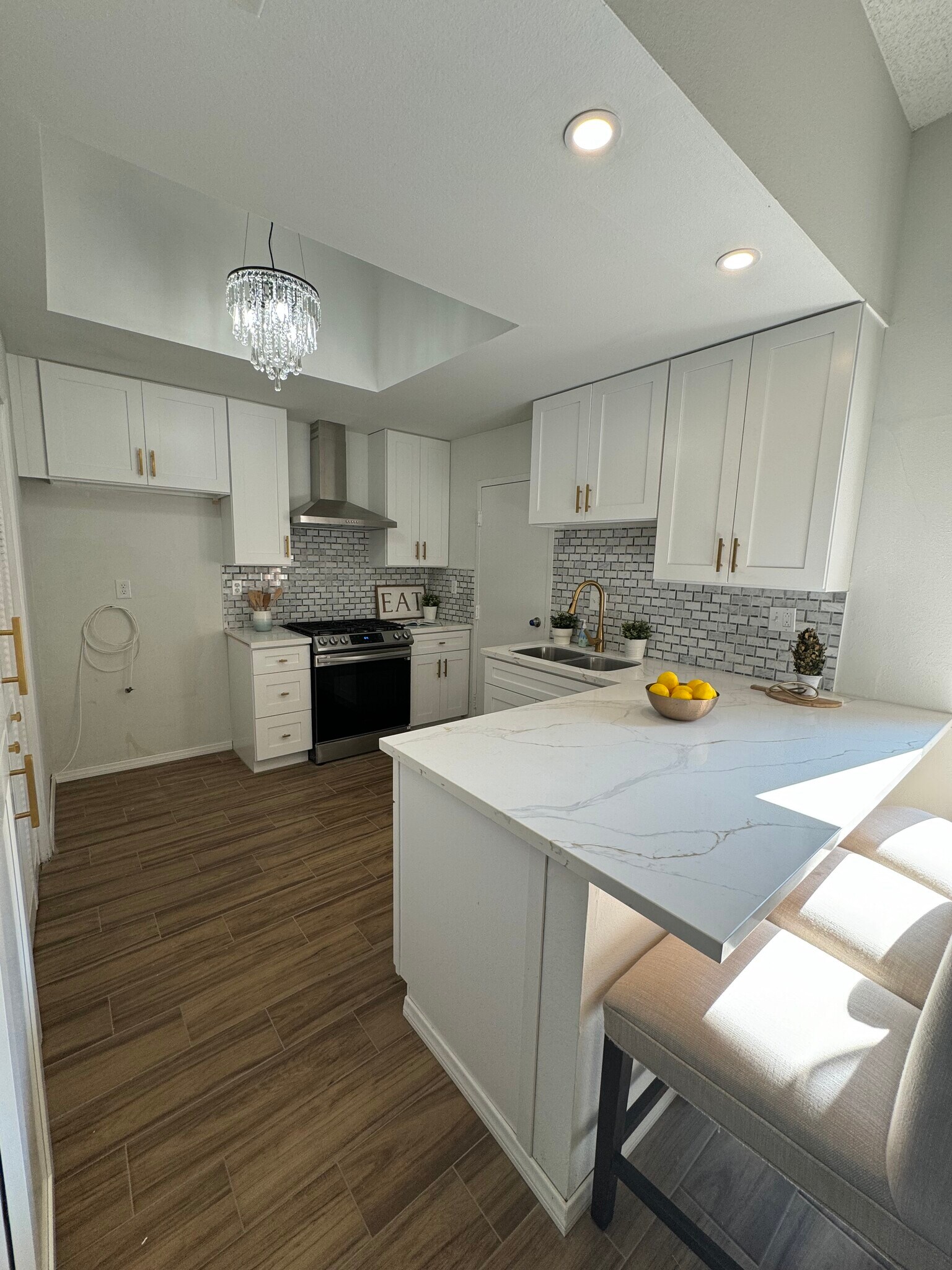 Building Photo - 814 W El Repetto Dr