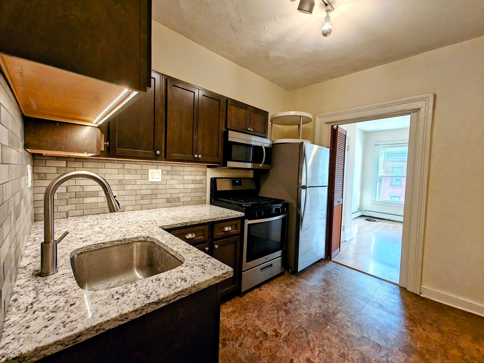 Building Photo - 314 7th Street