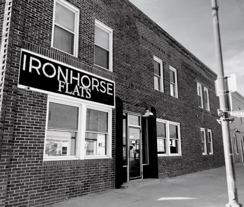 Primary Photo - Iron Horse Flats Holdrege