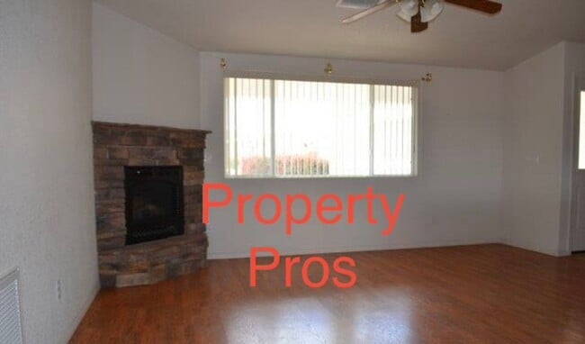 Building Photo - 141 S 8th Pl