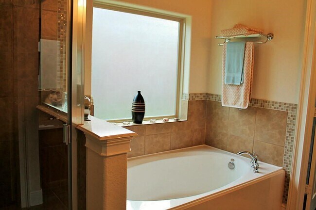 Building Photo - 99 E Lasting Spring Cir
