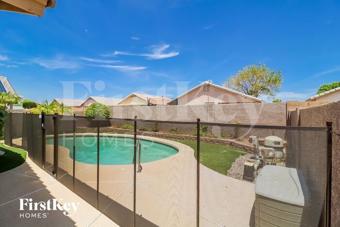 Building Photo - 13576 W Desert Ln