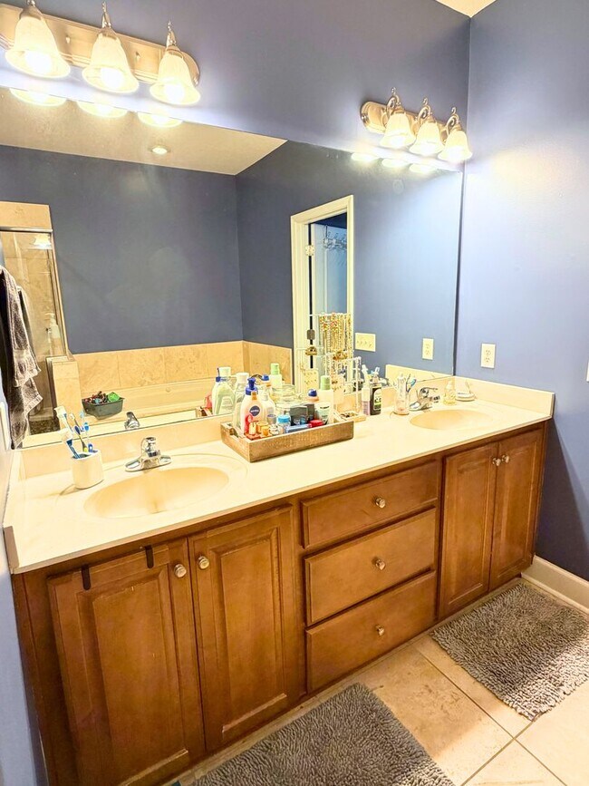 Building Photo - 3/2 with grass cutting included & access to community amenities.