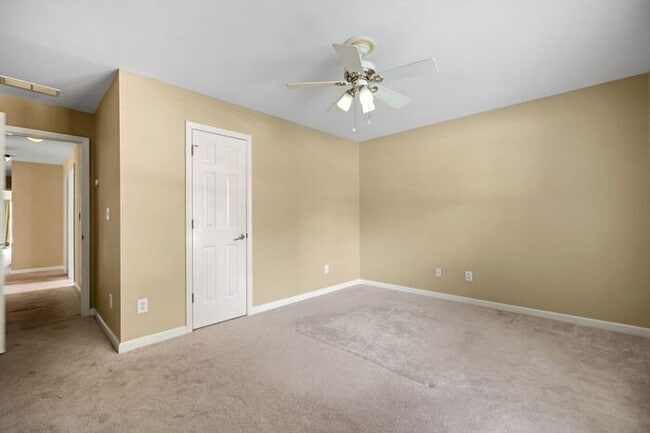 Building Photo - 1115 Burlington Ct