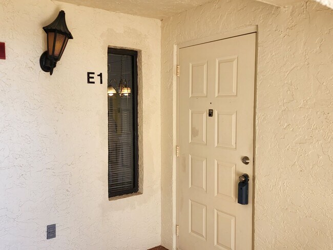 Building Photo - 2 BR 2 BA rental in the gated Pine Ridge c...