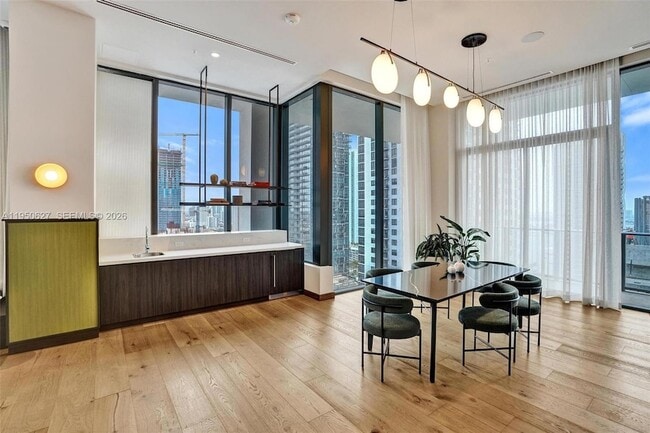 Building Photo - 11 NE 6th St