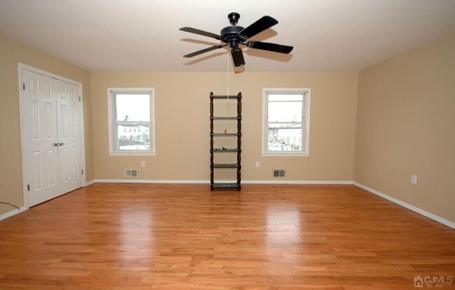 Building Photo - 17 Gardenia Ct