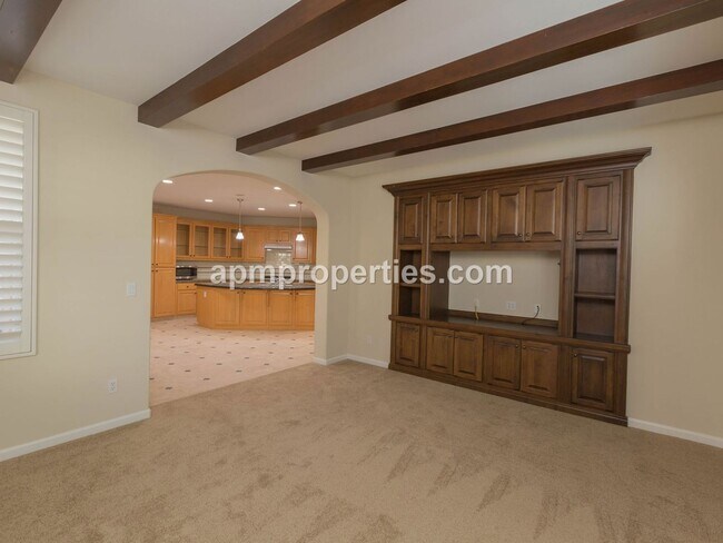 Building Photo - Upscale 3 Bedroom + Den, 4 bath, Detached Cottage, in Gale Ranch!