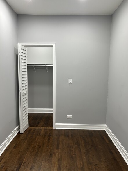 Building Photo - 3145 W 42nd St