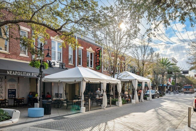 Building Photo - 1911 Parker Ave