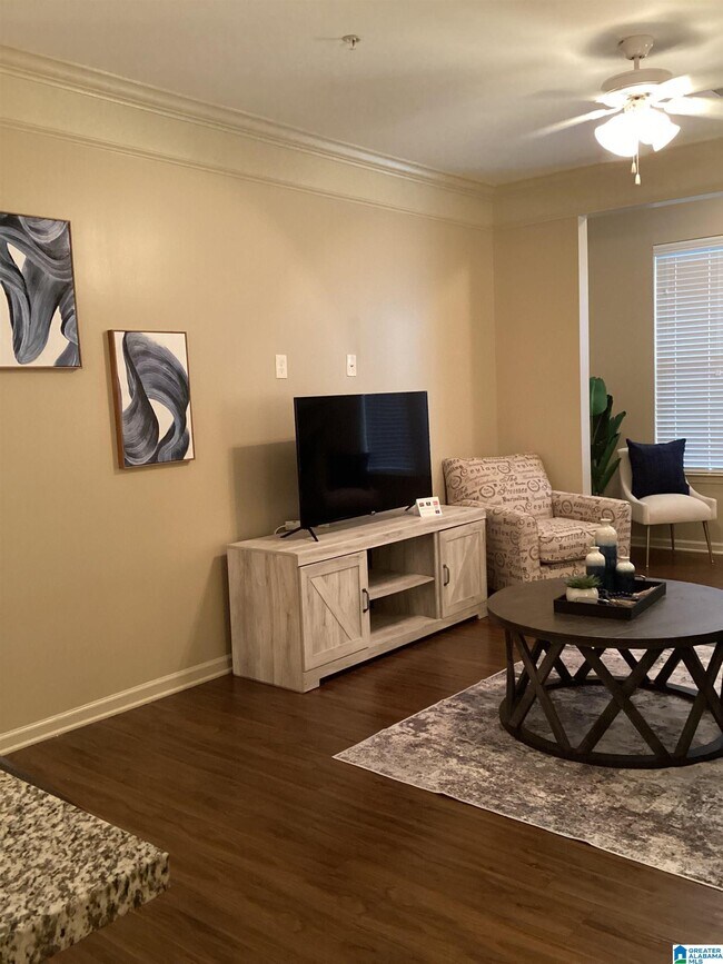 Building Photo - 251 London Pkwy