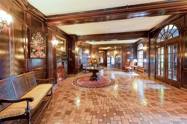 Building Photo - 8 Barstow Rd