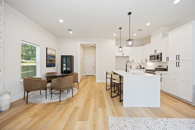 Building Photo - 10608 Ashville Dr