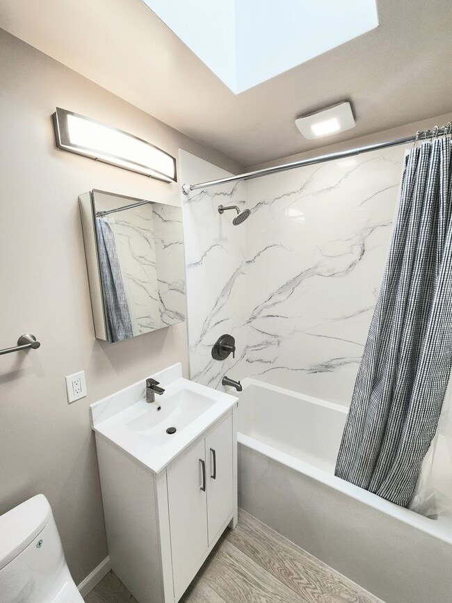 Building Photo - 3 bedroom Daly city home