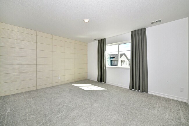 Building Photo - Gorgeous Townhome at Victory Ridge!