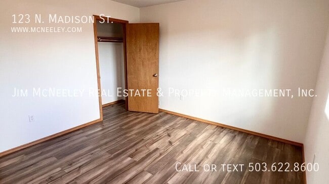 Building Photo - 123 N Madison St