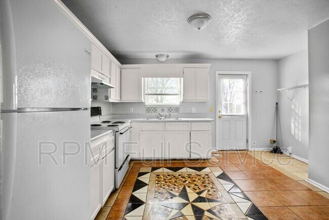 Building Photo - 103 Hubert Dr