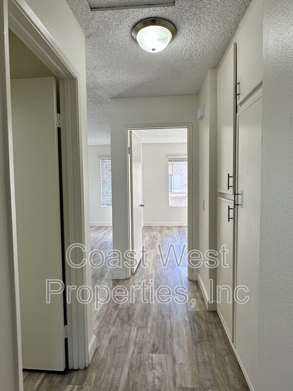 Building Photo - 3563 Roosevelt St