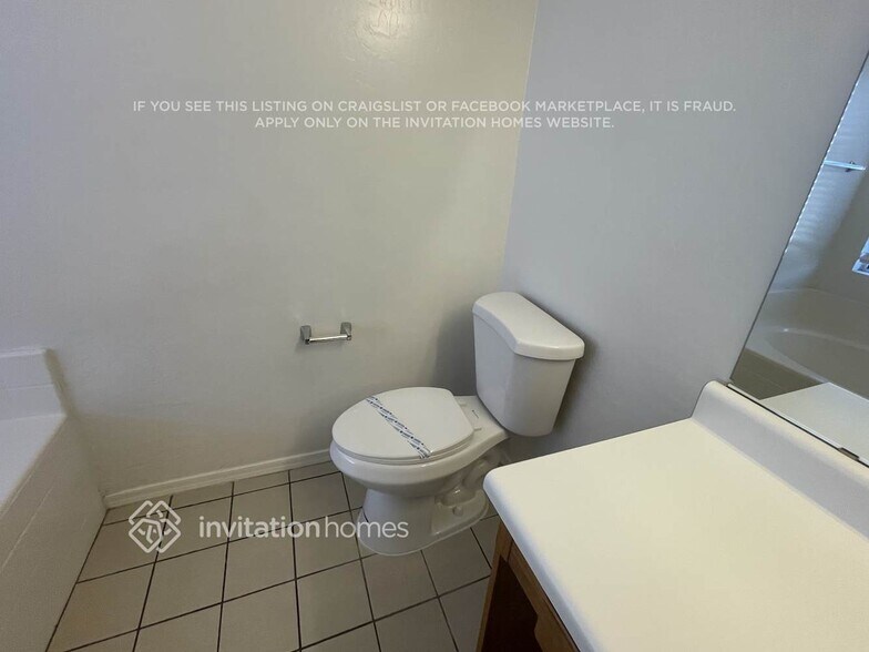 Building Photo - 1815 N 120th Dr