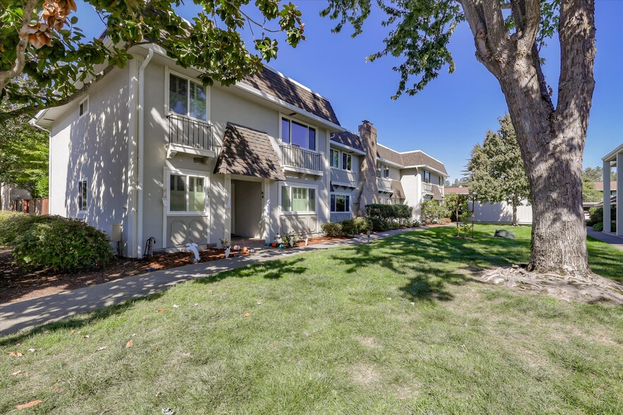 Building Photo - 66 Miramonte Dr