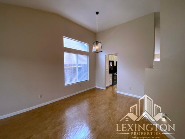 Building Photo - Lovely Updated, 3BD/2BA Home Available in Rocklin, off Stanford Ranch Rd. near Breen Park!