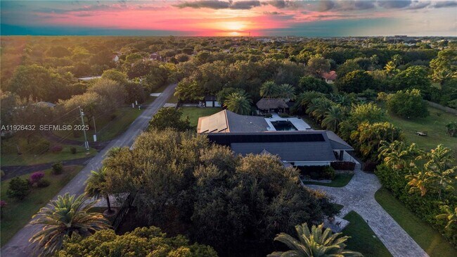 Building Photo - 9040 SW 110th Ave