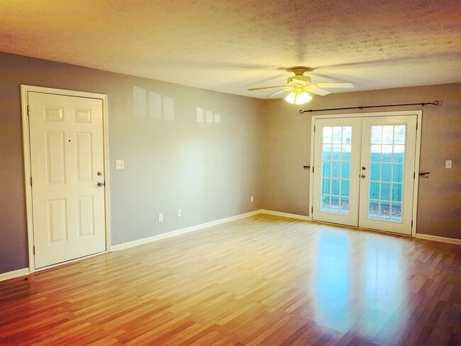 Building Photo - Spacious 3-Bedroom Ground-Floor Condo with...