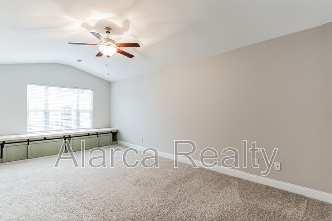 Building Photo - 111 Sherman Oaks Ln