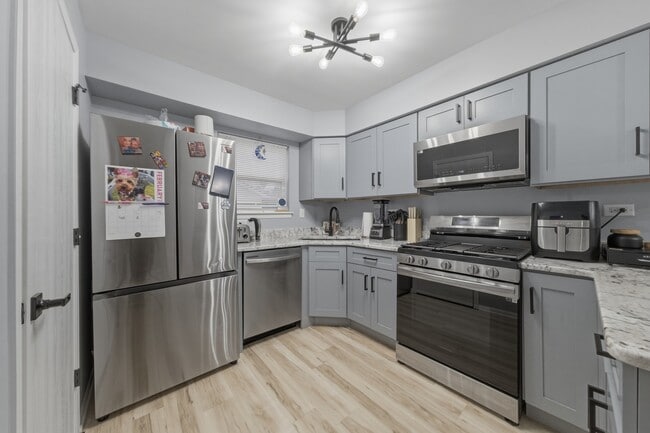 Building Photo - 541 Heritage Dr