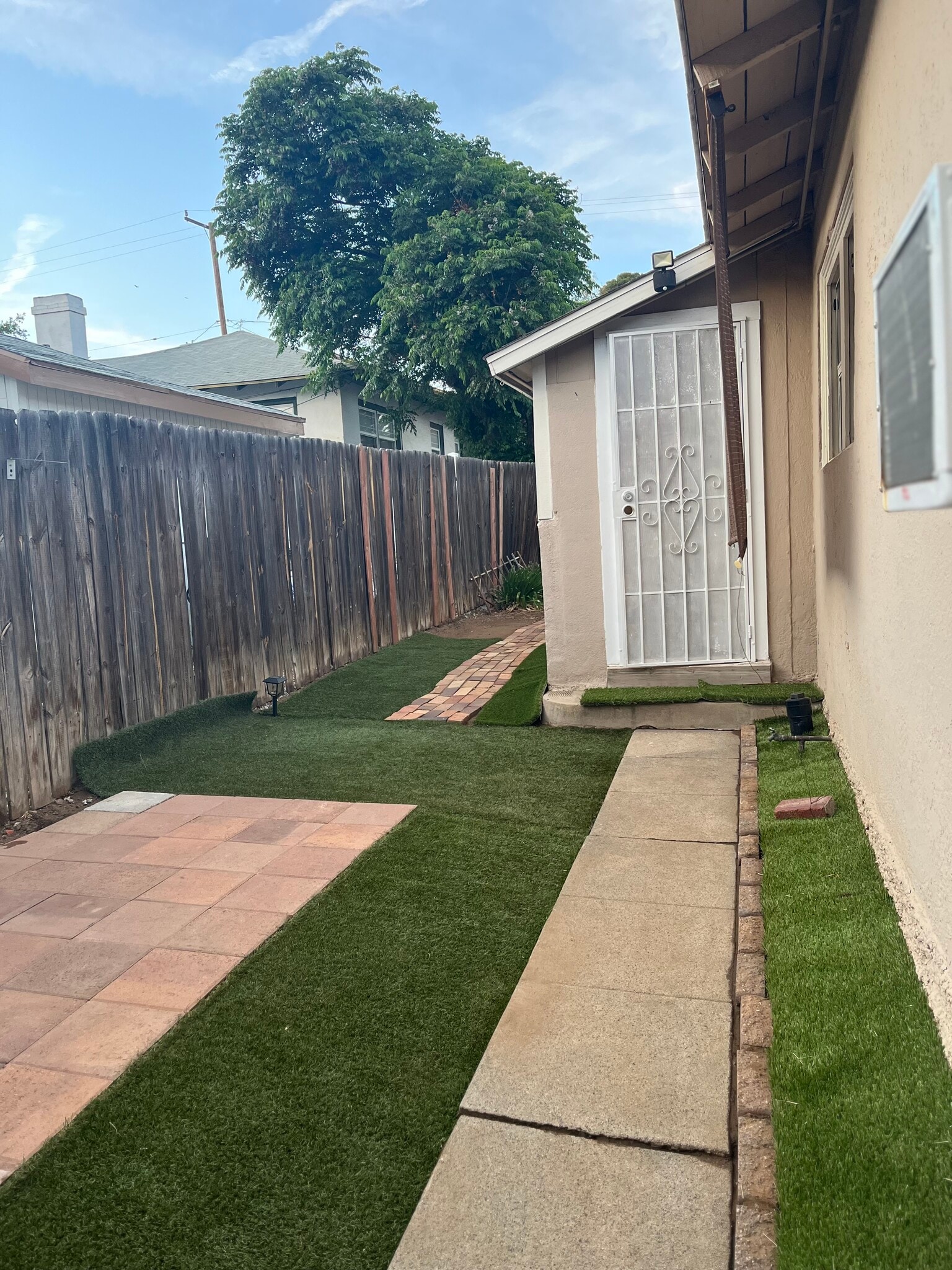 Building Photo - 309 W Heald Ave