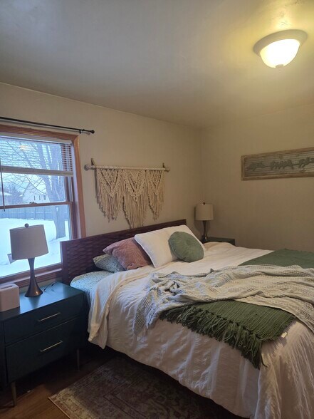 Downstairs bedroom - 1903 Sagebrush Way