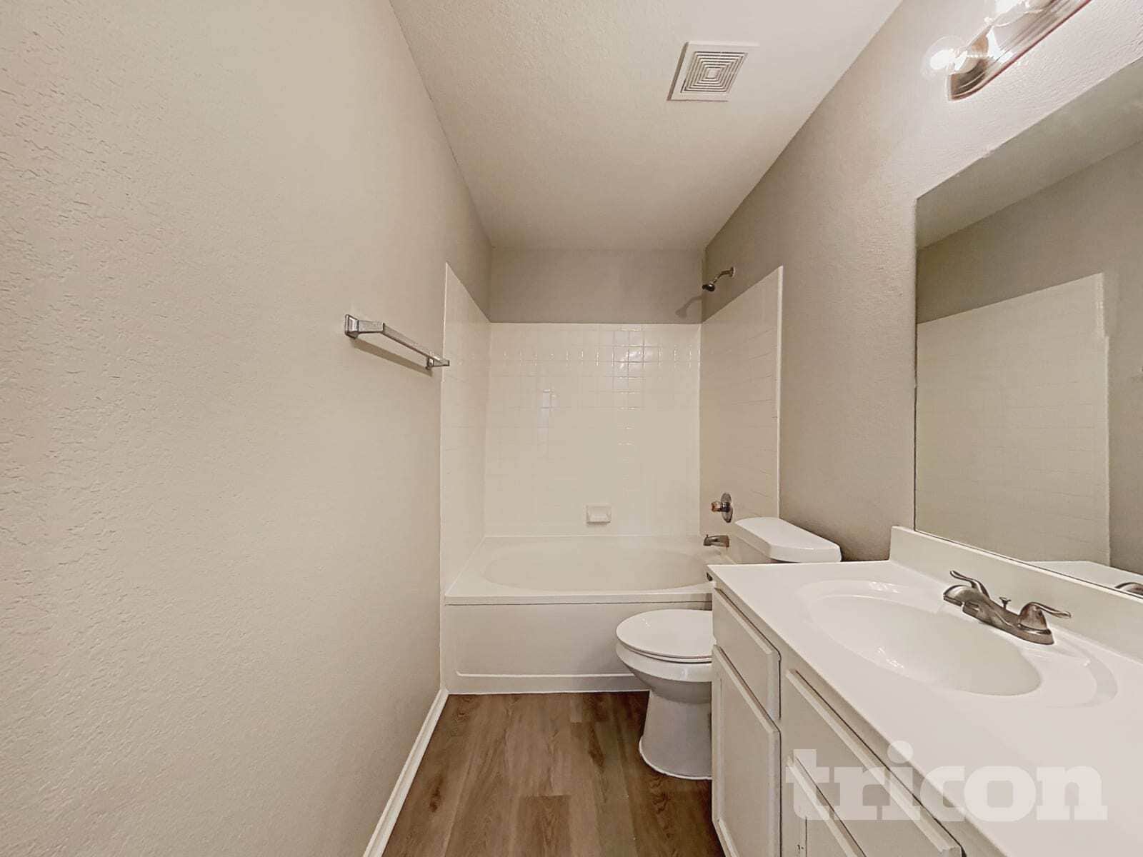 Building Photo - 2007 Mission Cove